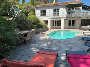 Ste Maxime La Nartelle Villa 10 Personnes, 5 Chambres, Piscine, Jardin, Vue mer - Image 5