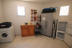 Superbe villa climatisée clôturée, WIFI, 3 km de la mer, 4 belles chambres, piscine privée sur les hauteurs du village LXTOU21 - Image 2