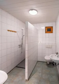 Large vacation home 210 sqm with 6 bedrooms and 5 bathrooms right next to the forest! - Image 4