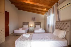 Popi's Villa - Image 5