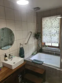 Delightful fully self contained ground floor apartment. - Image 3