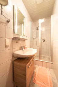 3 apartment 23sqm, balcony, kitchenette, 1 living/bedroom, max. 2 pers, WLAN - Image 2