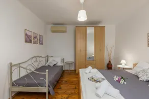 House Papinka with Private Pool & Garden - Happy Rentals - Image 2