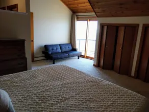 Erstaunliche Ansicht über geräumiges See-Haus. Offener Grundriss und Deck für perfekte Partys - Image 3