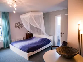 Rural, stylish, quiet, spacious apartment - Image 5