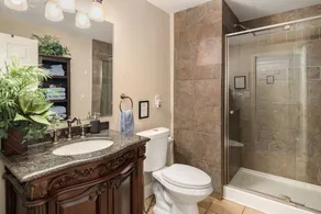 Luxury 4 bd/3ba Family Home near Ocean, Airport,  & Seattle XL yard w/sportcourt - Image 4