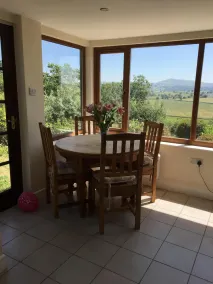 2 soveværelses sommerhus med en enestående udsigt - Image 5