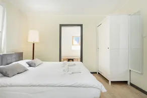 Spacious House with Garden | Parking | For 14 Persons - Image 4