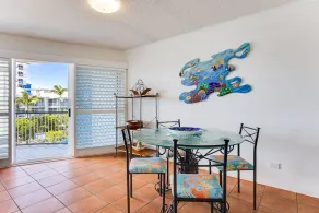 2 Bedroom Apartment with Rooftop Deck - Image 4