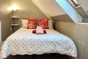 Lovely 3 Bedrooms Flat Near Romford Station With Free Parking - Image 3