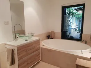 The Sanctuary - unique, urban and private with gorgeous garden - Image 5
