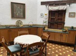 Private retreat w/ heated pool & beautiful garden. - Image 3