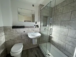Detached house in family friendly village with shared use of indoor heated pool - Image 5
