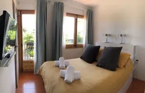 Amazing and Spacious house in Cala Canyelles. - Image 5