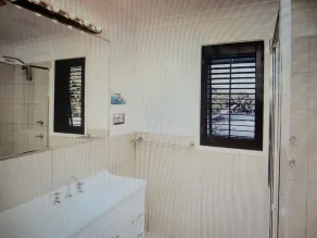 Light & Breezy Family Home only 10min walk to glorious beaches! - Image 3