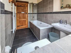 2 bedroom accommodation in Charfield, near Wotton-under-Edge - Image 2