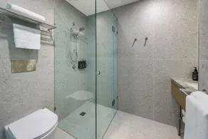 Brady Hotels Elizabeth Street - Image 3