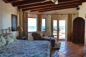 A custom 4BR/4BA home & Guest House footsteps from the sand & sea - Image 4