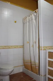 Cottage avec piscine familiale et piscine pour enfants - Image 3