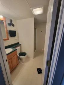 Private Point Lake Chalet. - Image 3