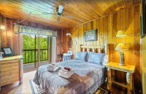 Little Greenbriar Lodge 13 Bedroom Cabin by RedAwning - Image 5