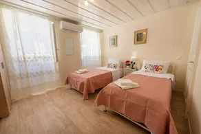 The Artist's Apartment by Konnect, Old Corfu Town - Image 5