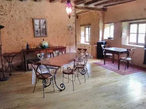 Charming Cottage in Castle Park with Heated Pool, Horse & Pet Friendly, Enjoy Apéros and Park Tours - Image 2