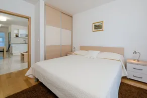 Modernes Apartment mit Pool im Stadtzentrum von Hvar - Image 4