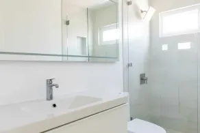 Avalon II by AvantStay Chic Stylish San Diego Condo w Vibrant Interiors - Image 2
