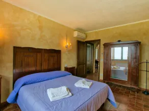 Charming Tuscan Farmhouse - Image 5