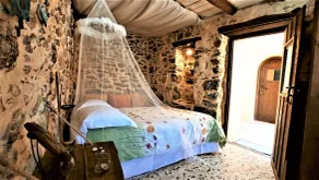 An enchanting antique stone villa in South Rethymno, 2 km away from the beach - Image 4