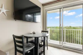 Beachy Sandestin studio, walk to Baytowne Wharf - Image 5