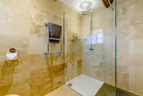 8 bedroom luxury holiday home in the Cotswolds with a hot tub - Stonewell Farmhouse - Image 3