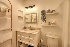 Walk to Beach - 2 bed/1 bath unit located in The Dunes - Image 2