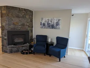 Charming private home on the Connecticut River that comfortably sleeps 11 people - Image 4