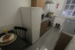 Heart of Shoreditch Molesey Apartments - Image 4
