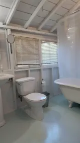 Waterfront family friendly property. - Image 3