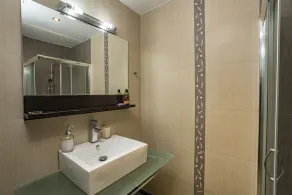Beautiful villa 800 meters from the beach - Image 3
