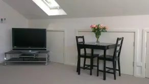 Triple Taille Loft + Private Ensuite & Breakfast - Image 5