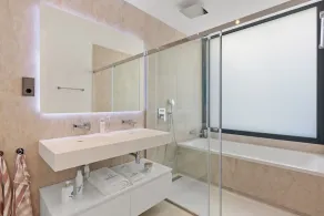 Banus Bay Townhouse - 5 Bed Townhouse nr Banus - Image 2