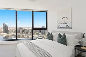Modern, Spacious 2-Bed with Stunning City Views - Image 4