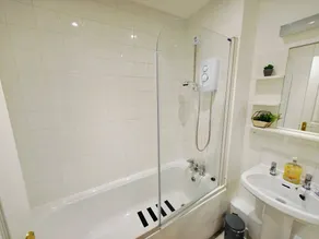 4BR Modern Ormeau House - Image 5