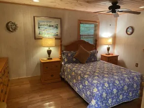 Charming Summer Lake Getaway - Image 3