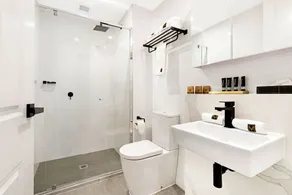 Short Stay 2 Bedroom Deluxe Manhattan Glen Iris - Image 3