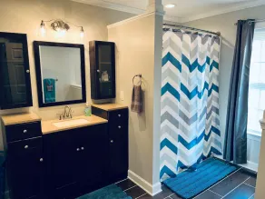Private 2 BD 1 Bath Suite - Image 3