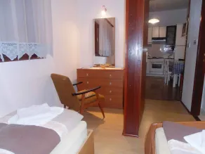 Holiday apartment with air conditioning and terrace - Image 5