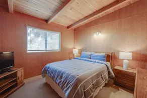 Single Level Oceanfront Manzanita Home with Modern Touches, Dog Friendly! - Image 5
