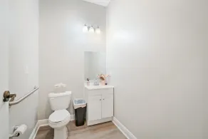 1 Bedroom Apartment at Oak + Fountain! - #14 - Image 5