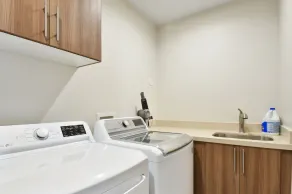 Walk to Skiing at Frostwood Gondola, Luxury Townhome on Golf Course, Private Hot Tub, Mountain Views - Image 2