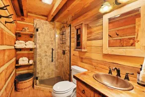 Stunning Mountain Views!!! Secluded Log Cabin with Hot Tub near West Jefferson - Image 3